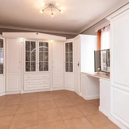 Willa Tricia 6 Bedroom Americas *