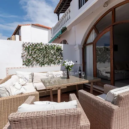 Tricia 6 Bedroom Americas Villa Playa de las Americas (Tenerife)