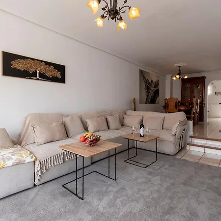 Tricia 6 Bedroom Americas Villa Playa de las Americas (Tenerife)