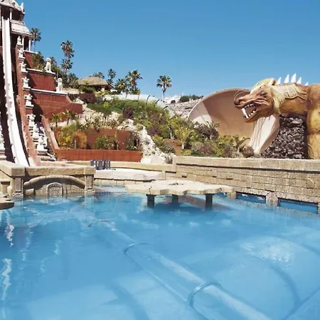 Tricia 6 Bedroom Americas