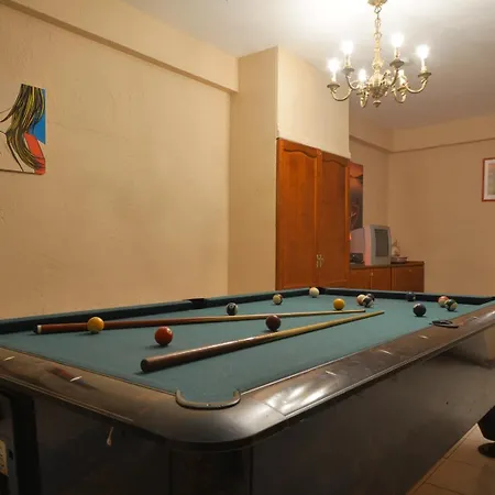 Tricia 6 Bedroom Americas